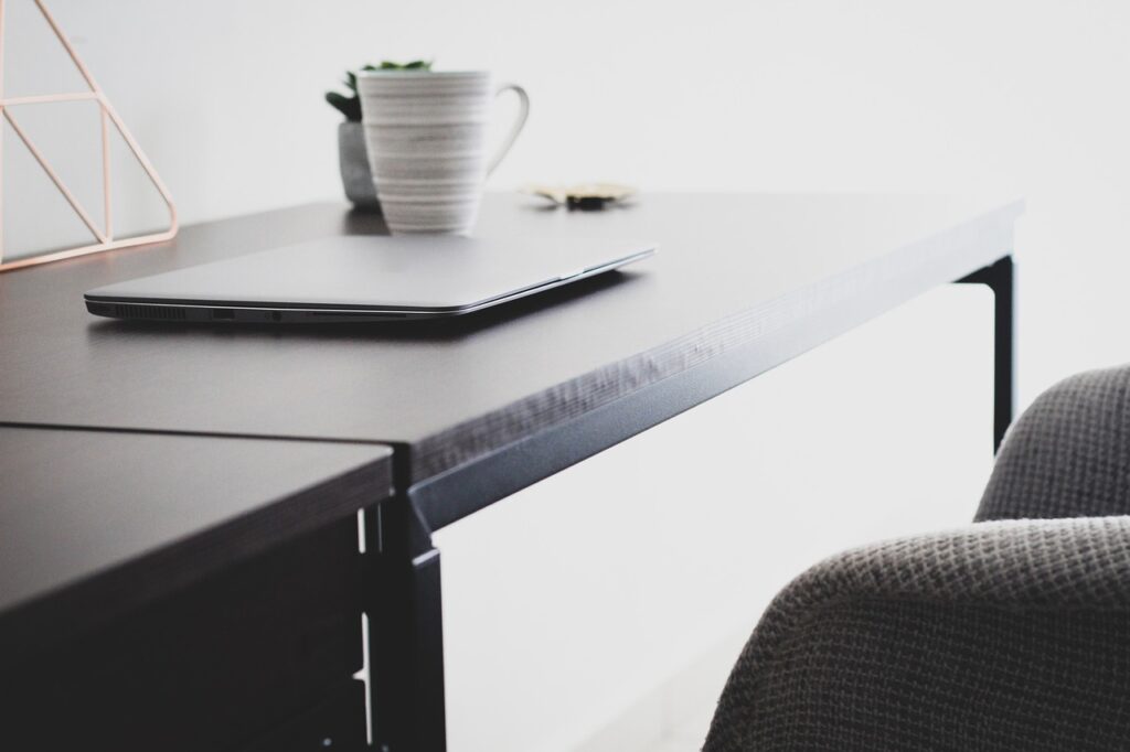 在宅ワークを始める前に知っておくべき注意点は？